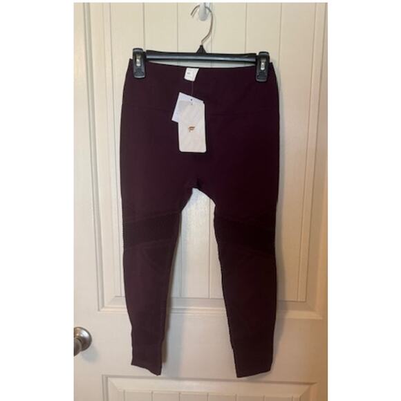 NWT Fabletics Seamless High-Waisted Mesh 7/8 Burgundy Leggings M - Picture 4 of 5